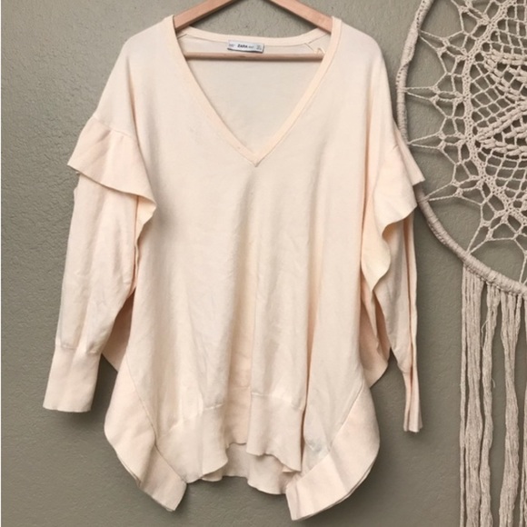 Side Ruffle V-neck Oversized sweater in ivory - Picture 3 of 4